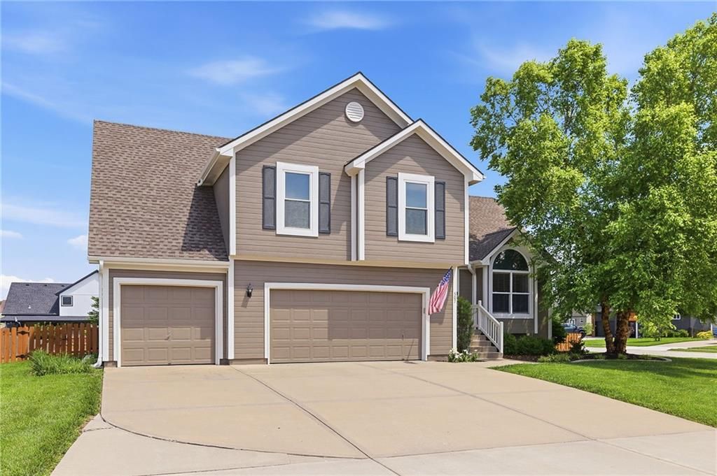 Photo of 507 River Birch Road, Raymore, MO 64083 (MLS # 2623556)