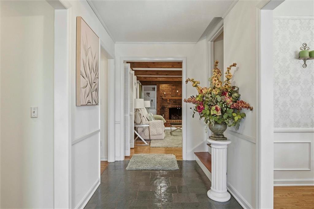 1805 N 78TH Place