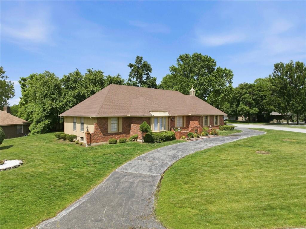 1805 N 78TH Place