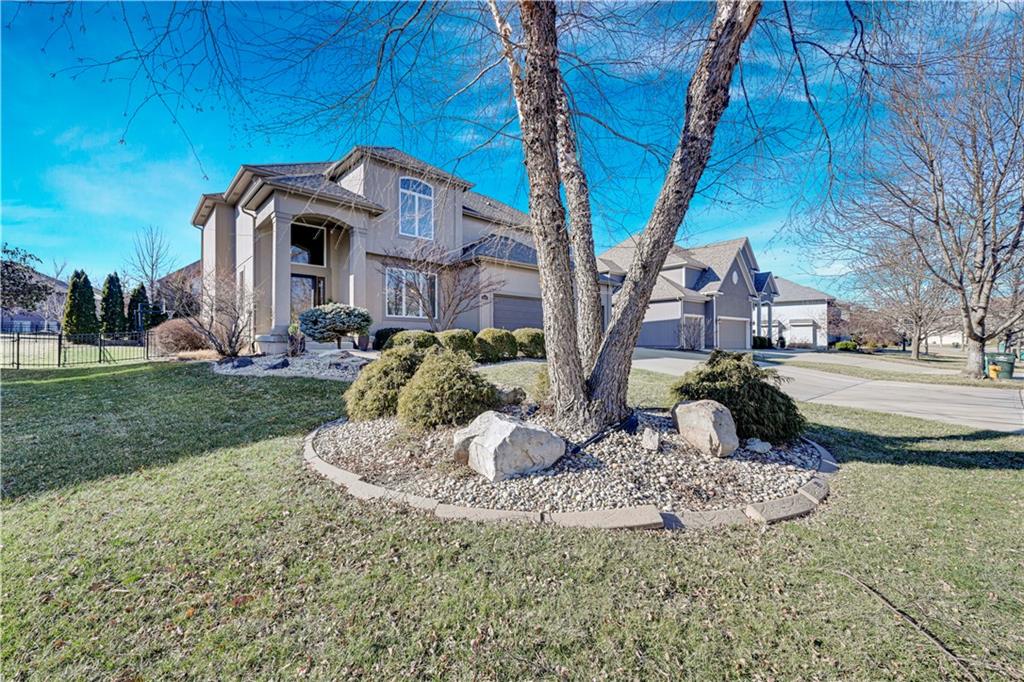 10911 W 163rd Terrace