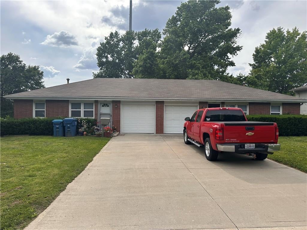 Photo of 202 S Sterling Avenue, Sugar Creek, MO 64054 (MLS # 2623020)
