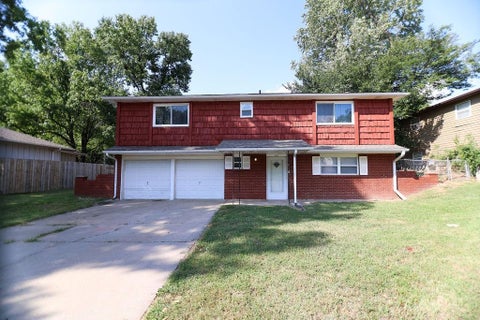 Photo of 6734 Cleveland Avenue, Kansas City, KS 66104 (MLS # 2641018)