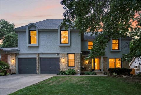Photo of 11434 Grant Drive, Overland Park, KS 66210 (MLS # 2627901)