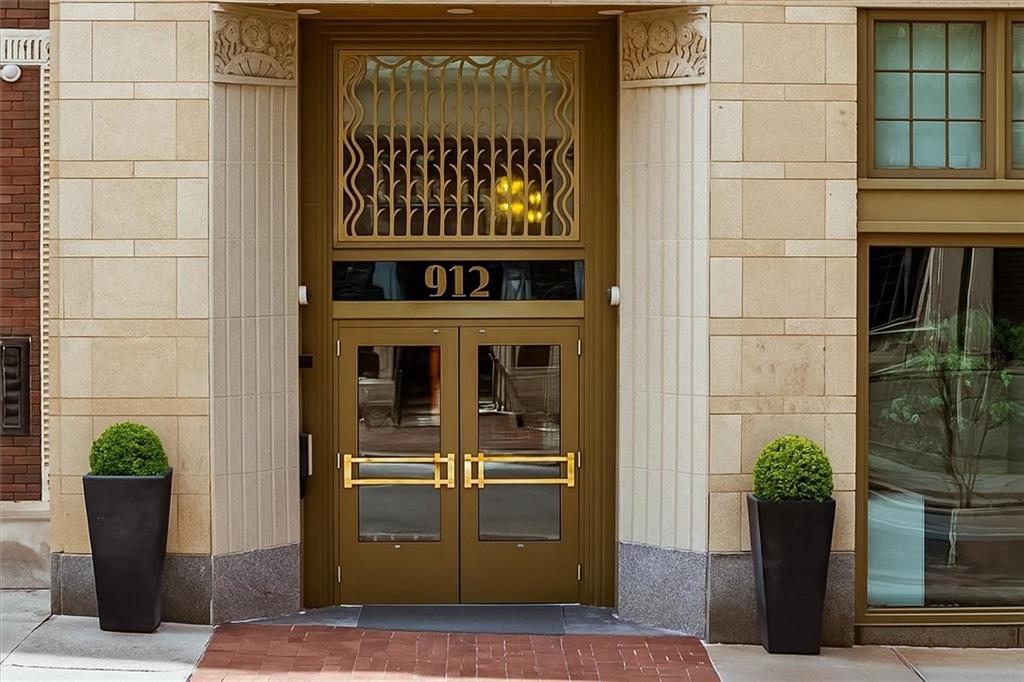 912 Baltimore Avenue 704