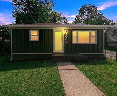 Photo of 1209 NE 44th Street, Kansas City, MO 64116 (MLS # 2579341)
