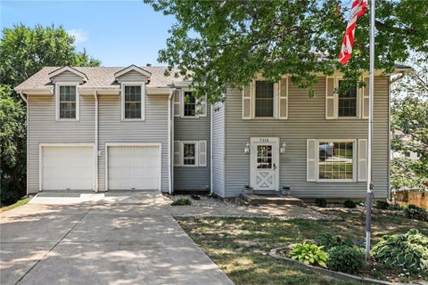 Photo of 7213 N Bellefontaine Avenue, Kansas City, MO 64119 (MLS # 2644036)