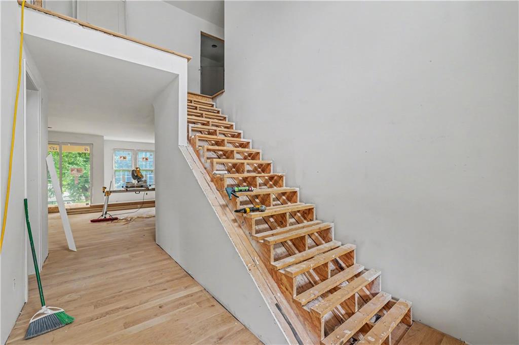 7805 Rosewood Drive