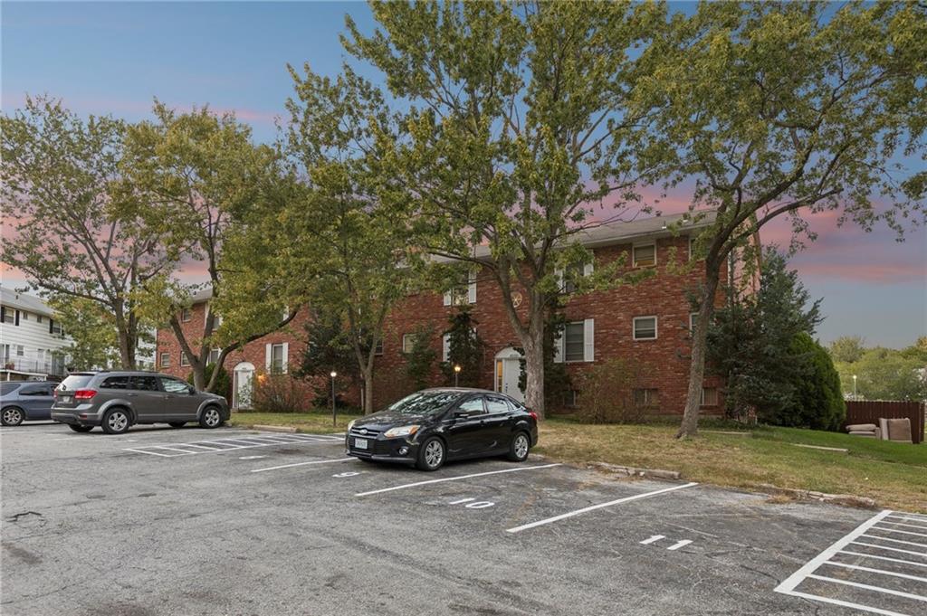8000 - 8034 E 88th Terrace