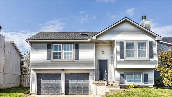 11200 N CENTRAL ST, KANSAS CITY, MO 64155 - Image df45654585d70cb5f2e491d5ee357ee4/2674350522