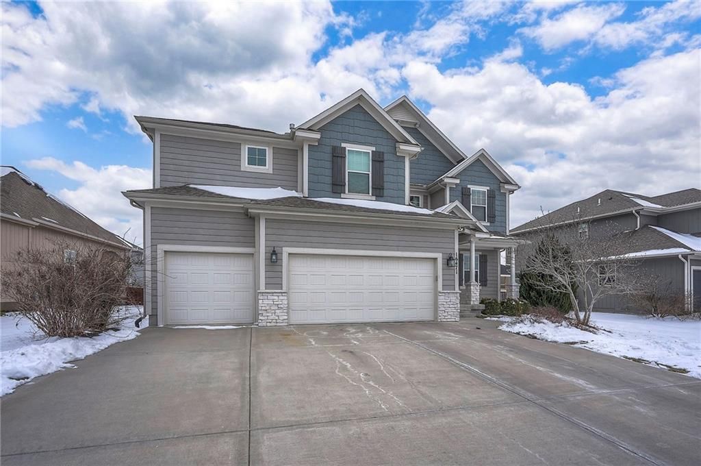 Photo of 16471 S Parkwood Street, Olathe, KS 66062 (MLS # 2598141)