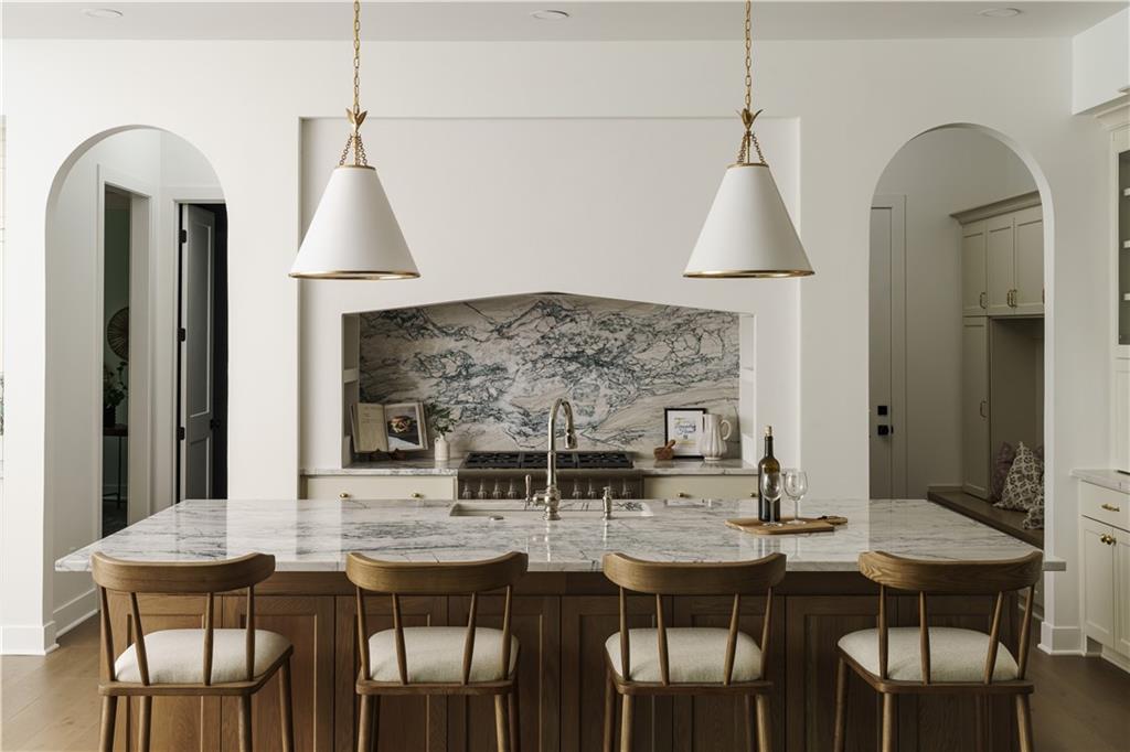 17045 Earnshaw Street