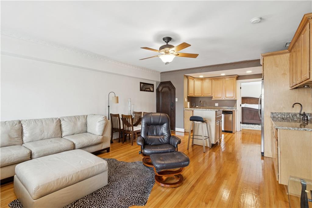 807 W 48th Street 701