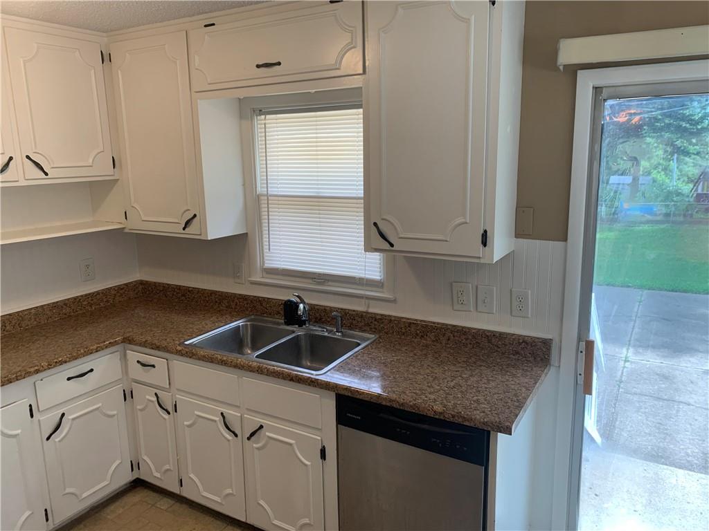 1305 NE 84TH Place