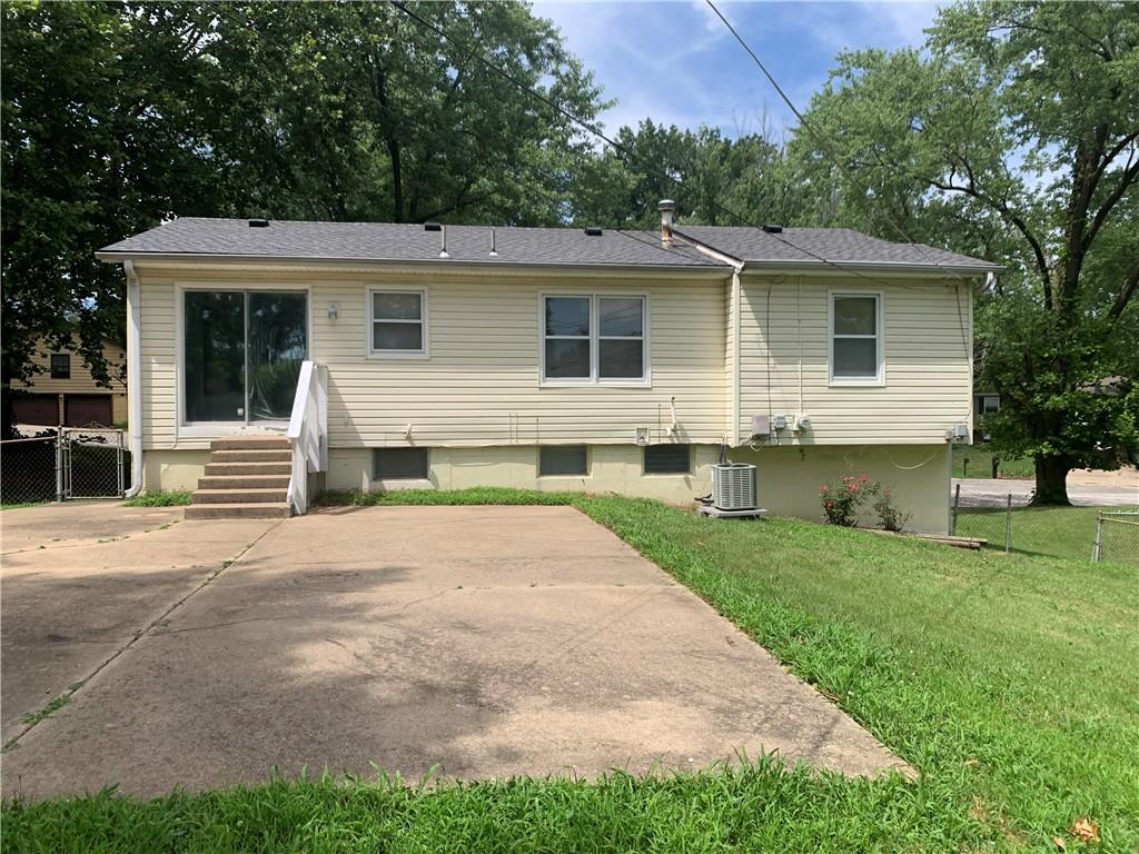 1305 NE 84TH Place