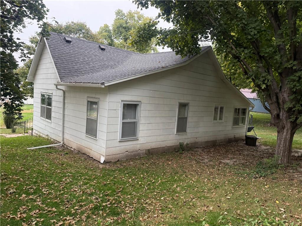 407 E 4th Street