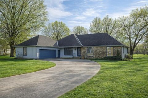 603 Lakeside Court, Girard, KS 66743 - MLS#: 2594709