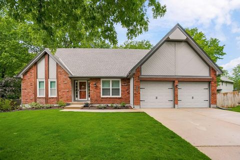 Photo of 9010 Swarner Drive, Lenexa, KS 66219 (MLS # 2618485)