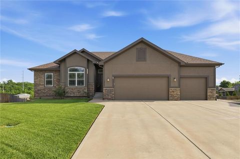 Photo of 12337 Farrow Avenue, Kansas City, KS 66109 (MLS # 2619836)