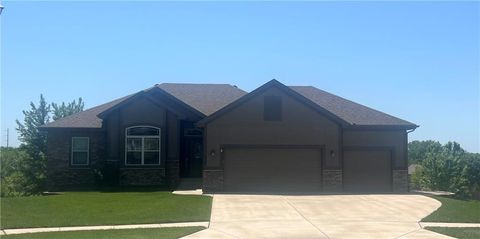 Photo of 12337 Farrow Avenue, Kansas City, KS 66109 (MLS # 2619836)
