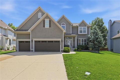 Photo of 14603 Floyd Street, Overland Park, KS 66223 (MLS # 2623643)