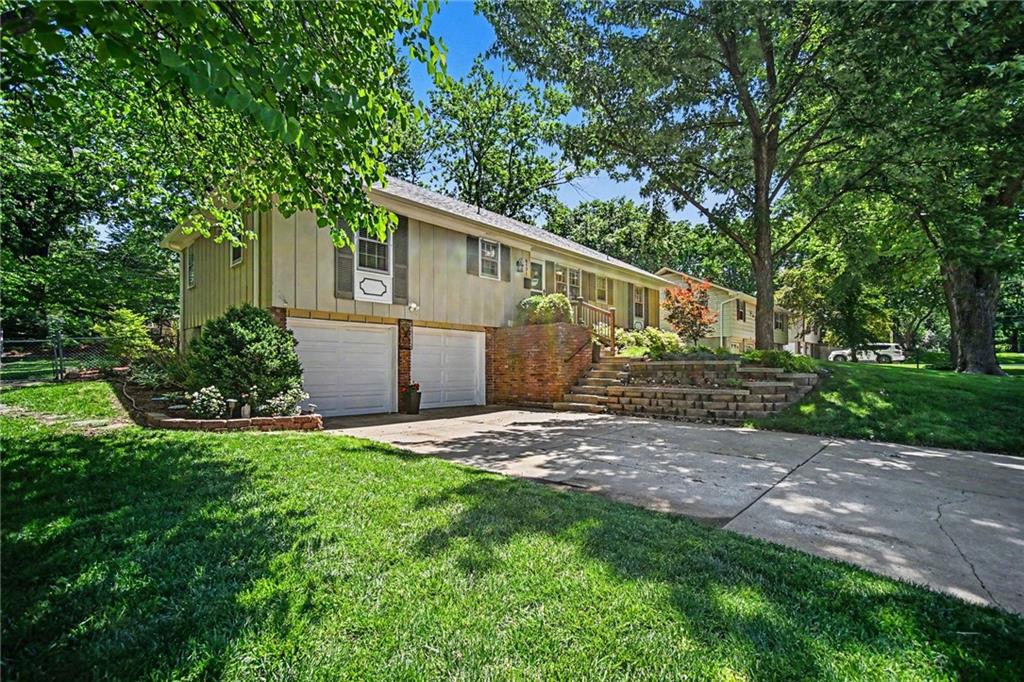 6631 Larsen Lane