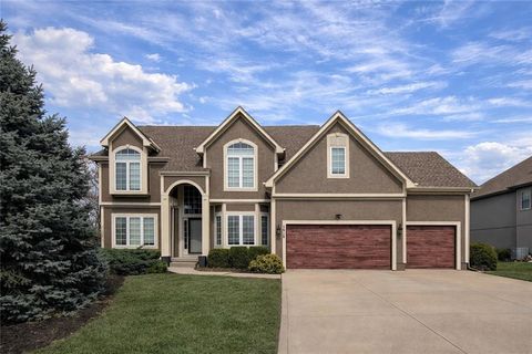 2612 SW Wintercreek Drive Lee's Summit MO 64081