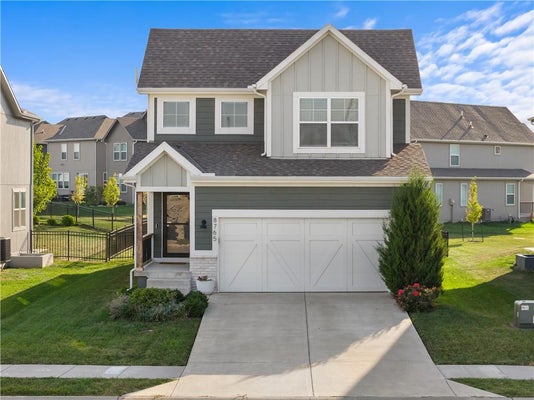 8765 SW BRICKELL DR, LEES SUMMIT, MO 64064 - Image e002723cce801befe148a02caec83a89/3210756518