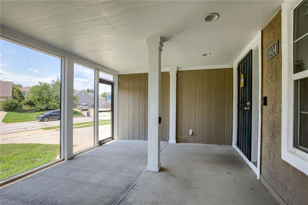 Photo of 1904 Shirley Court, Liberty, MO 64068 (MLS # 2565212)