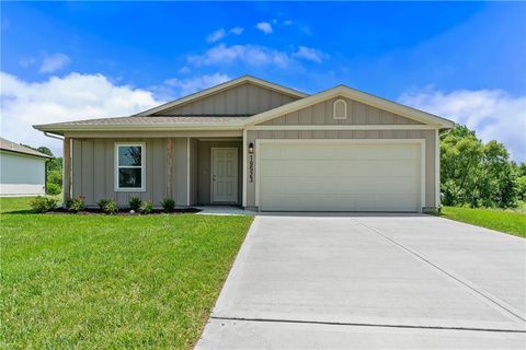 Photo of 19523 Lincoln Street, Spring Hill, KS 66083 (MLS # 2628477)
