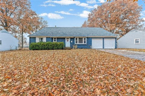 8428 Beverly Drive, Overland Park, KS 66207 - MLS#: 2588653