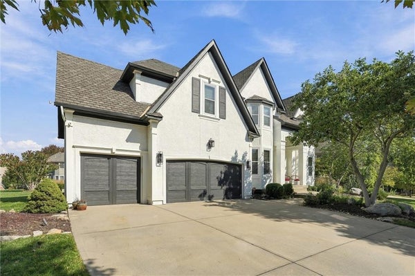 5712 W 146TH ST, OVERLAND PARK, KS 66223 - Image e06f0124a8a3508596ff08deac9ec6be/1361437944