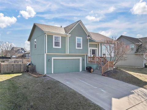 1303 N 3rd Street E, Louisburg, KS 66053 - MLS#: 2602360