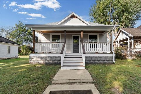 Photo of 302 S Elm Street, Sweet Springs, MO 65351 (MLS # 2583575) Photo of 302 S Elm Street, Sweet Springs, MO 65351 (MLS # 2583575)