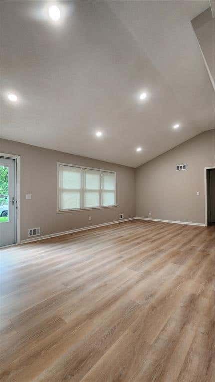 Tiny photo for 304 Wilshire Boulevard, Liberty, MO 64068 (MLS # 2636018)