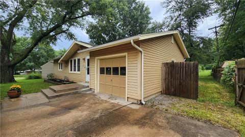 Tiny photo for 304 Wilshire Boulevard, Liberty, MO 64068 (MLS # 2636018)