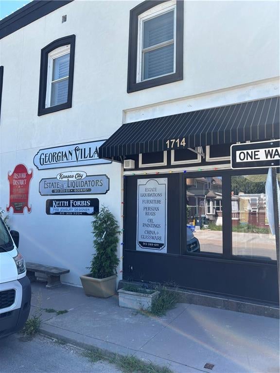 1710 W 45th Street