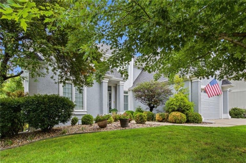 Photo of 12812 W 132nd Street, Overland Park, KS 66213 (MLS # 2643946)