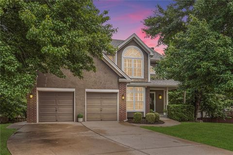 Photo of 9119 N Camden Avenue, Kansas City, MO 64154 (MLS # 2616594)