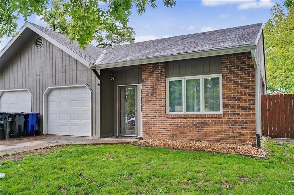 Photo of 1713 E 21st Terrace, Lawrence, KS 66046 (MLS # 2618854)