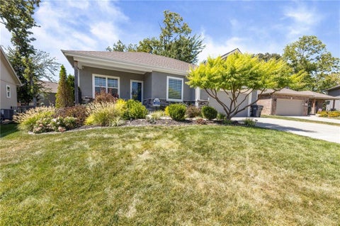 Photo of 12526 S Hedge Court, Olathe, KS 66061 (MLS # 2639880)