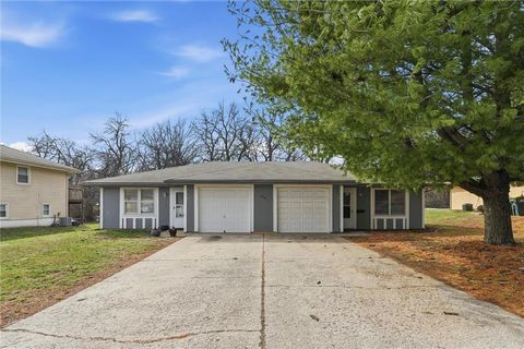 804 NE BANNER Drive Lee's Summit MO 64086