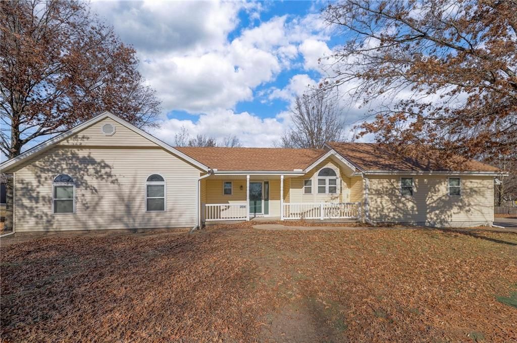 Photo of 204 W 1st Street, Garden City, MO 64747 (MLS # 2592263)