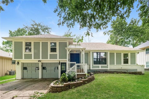 Photo of 12708 Sycamore Avenue, Grandview, MO 64030 (MLS # 2633060)