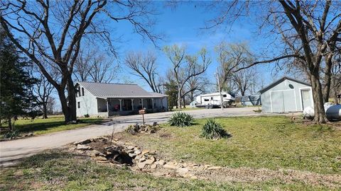 Photo of 488 W 640th Avenue, Girard, KS 66743 (MLS # 2615420)