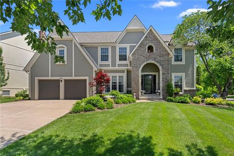 Photo of 13019 Eby Lane, Overland Park, KS 66213 (MLS # 2616918)