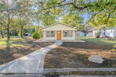 Photo of 217 N 17th Street, Fredonia, KS 66736 (MLS # 2583752) Photo of 217 N 17th Street, Fredonia, KS 66736 (MLS # 2583752)