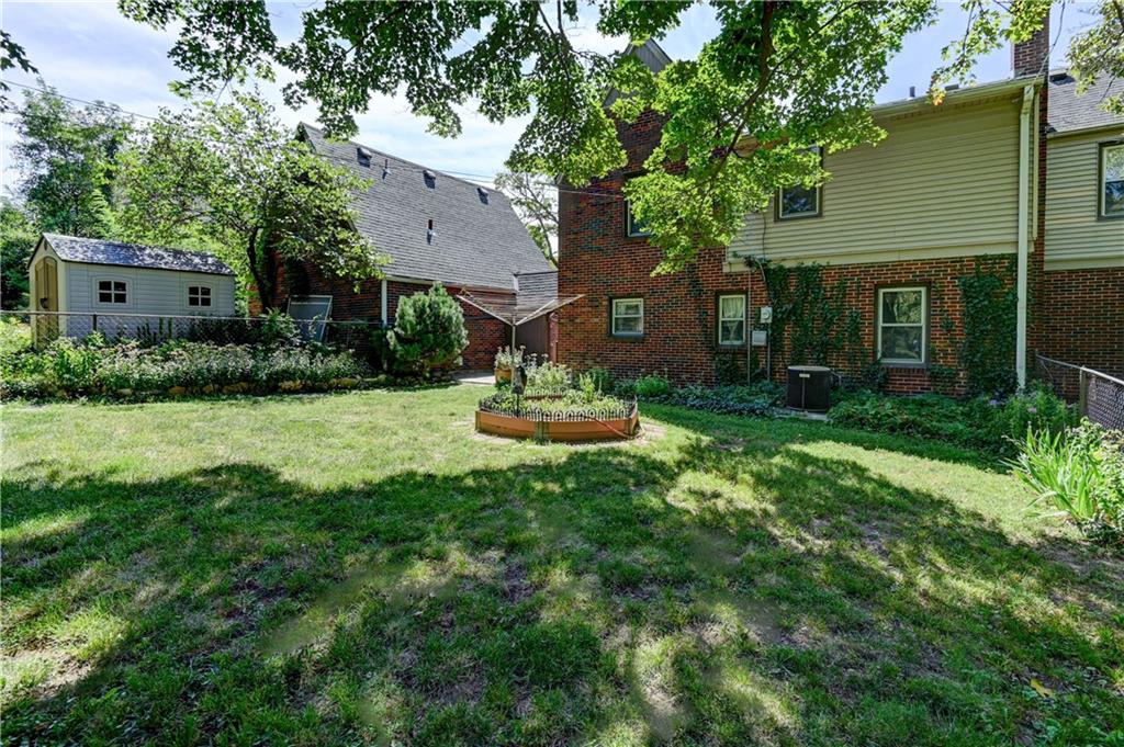 Kansas City, Missouri 64133, United States, 4 Bedrooms Bedrooms, ,3 BathroomsBathrooms,Residential,Pending,200795