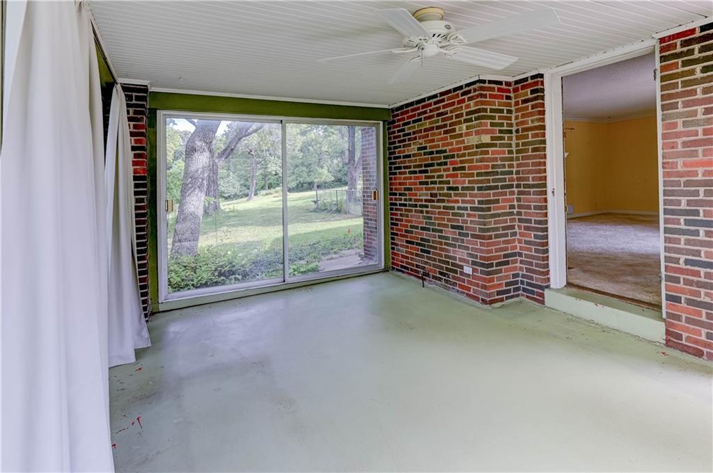 Kansas City, Missouri 64133, United States, 4 Bedrooms Bedrooms, ,3 BathroomsBathrooms,Residential,Pending,200795