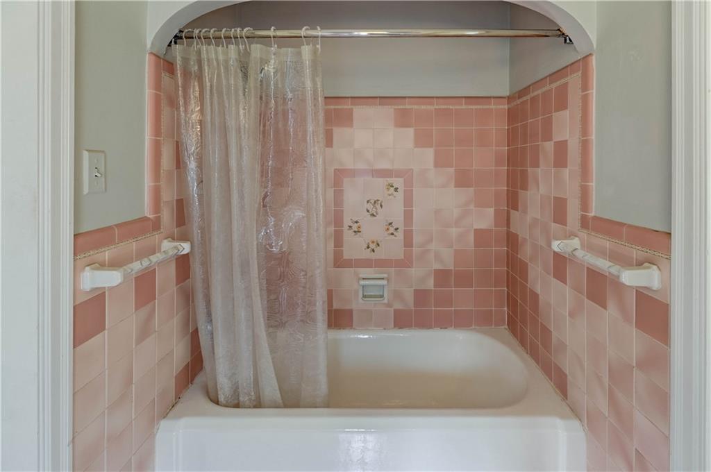 Kansas City, Missouri 64133, United States, 4 Bedrooms Bedrooms, ,3 BathroomsBathrooms,Residential,Pending,200795