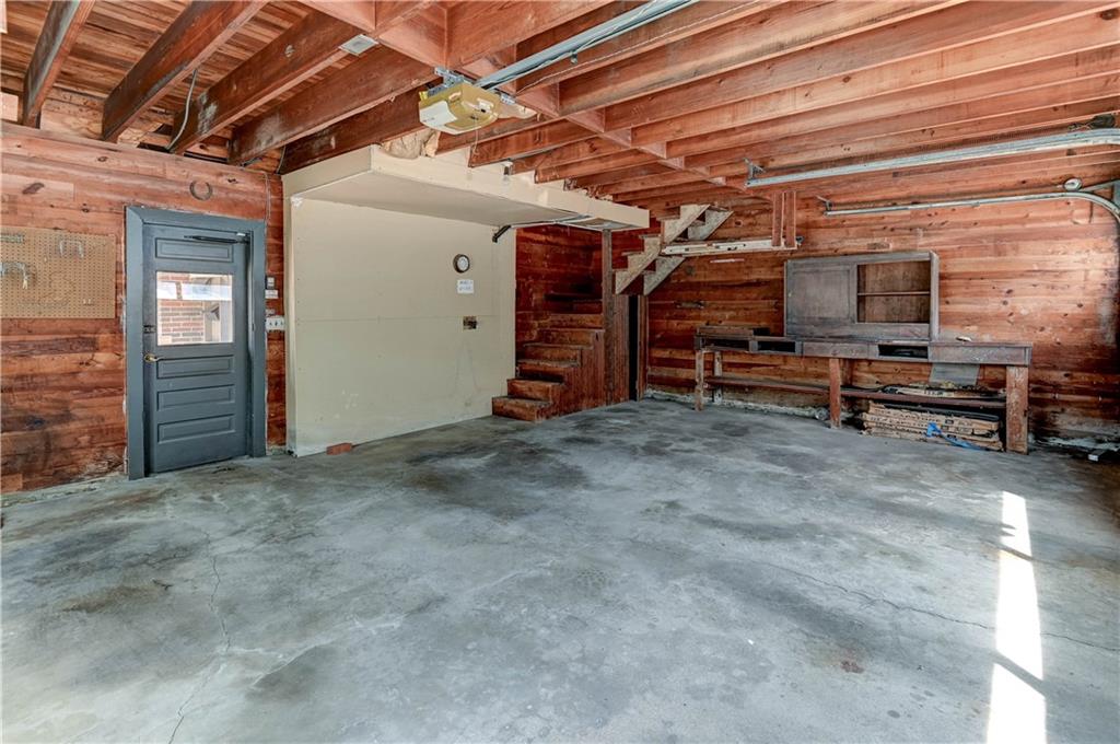 Kansas City, Missouri 64133, United States, 4 Bedrooms Bedrooms, ,3 BathroomsBathrooms,Residential,Pending,200795